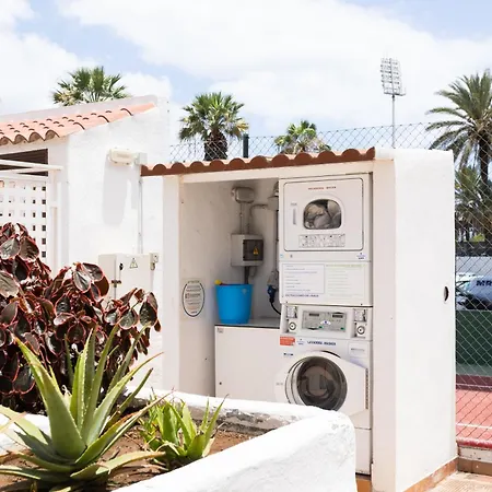 아파트 Home2book Radiant Apt, Pool & Terrace Americas 아로나