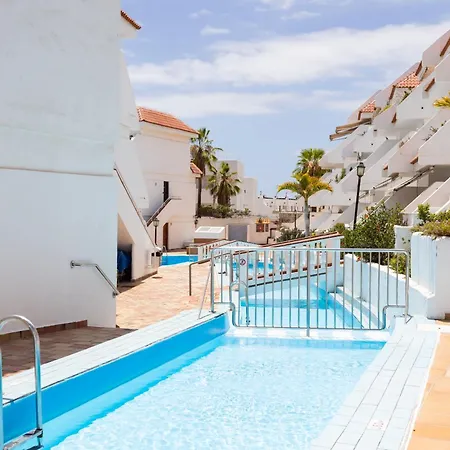 Home2book Radiant Apt, Pool & Terrace Americas 아파트