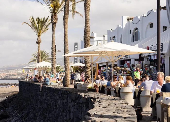 Home2book Radiant Apt, Pool & Terrace Americas 아로나